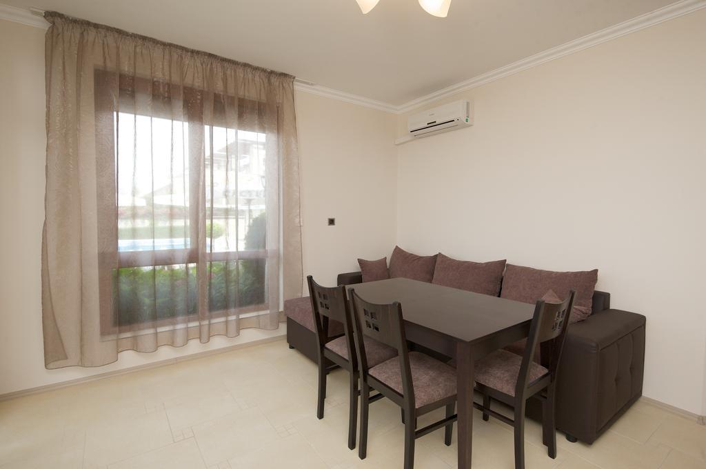 Mars Apartments In Tryavna Beach Complex Sveti Vlas Værelse billede
