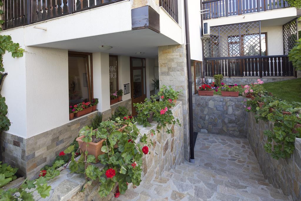 Mars Apartments In Tryavna Beach Complex Sveti Vlas Eksteriør billede