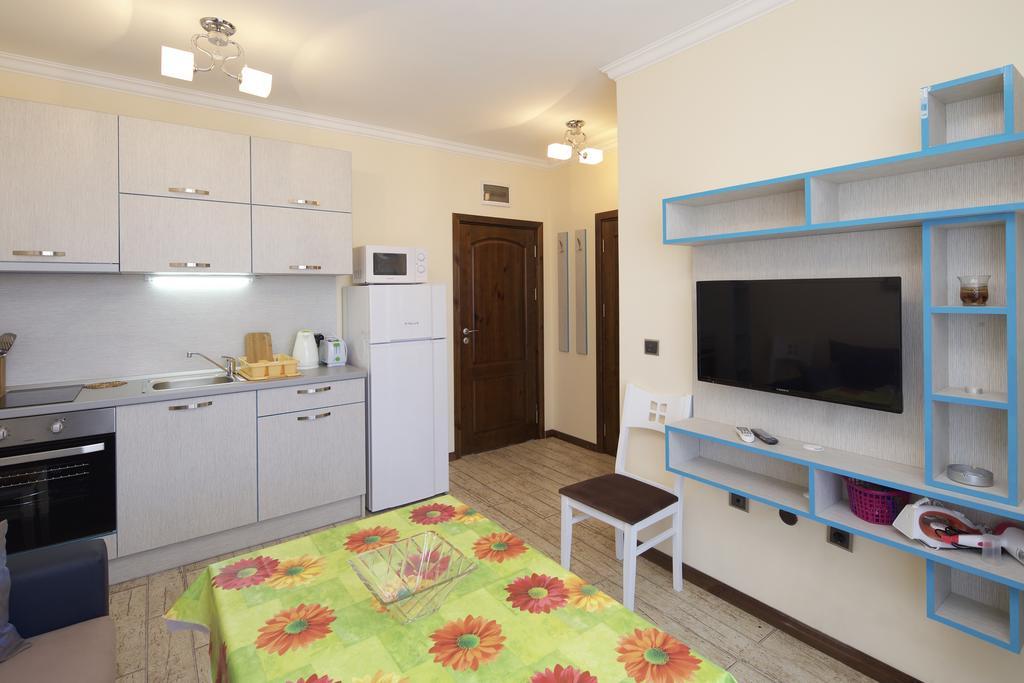 Mars Apartments In Tryavna Beach Complex Sveti Vlas Eksteriør billede