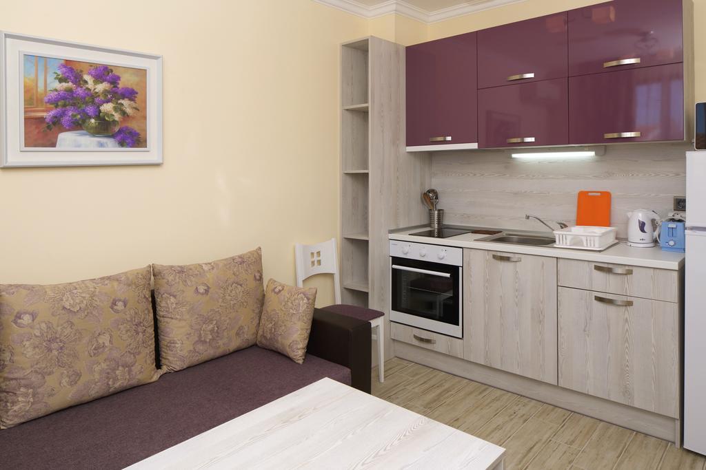 Mars Apartments In Tryavna Beach Complex Sveti Vlas Eksteriør billede