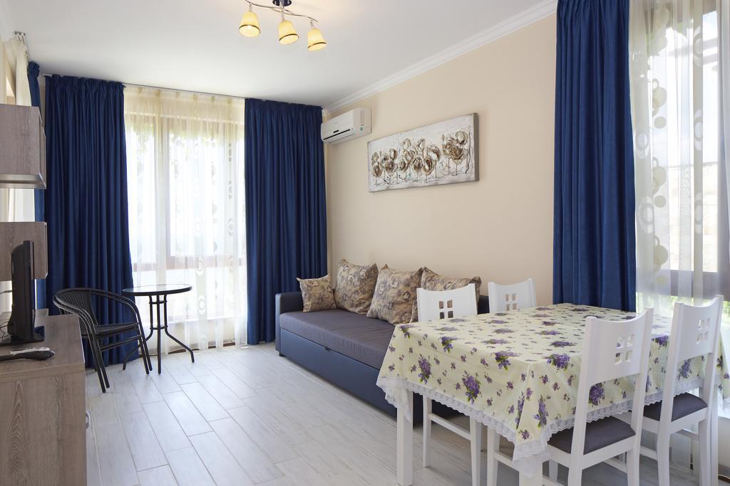 Mars Apartments In Tryavna Beach Complex Sveti Vlas Eksteriør billede