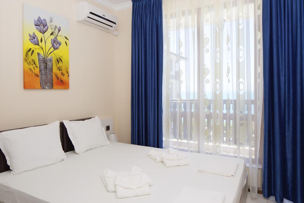 Mars Apartments In Tryavna Beach Complex Sveti Vlas Eksteriør billede